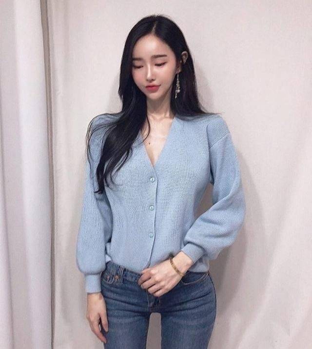身材|紧身牛仔裤美女，展现美好身材，时尚气质佳！