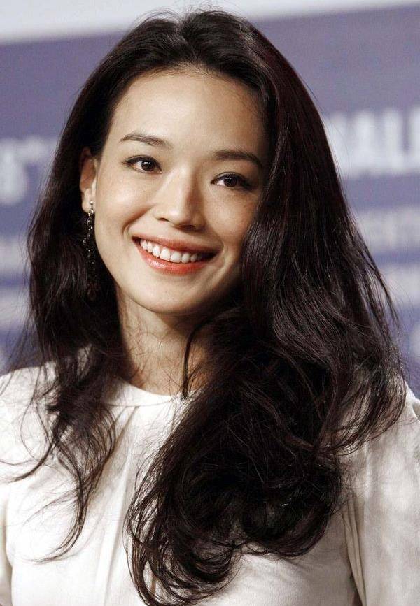 发型|方脸适合什么发型？想给方脸 “削骨”并不难，3步教大家选发型