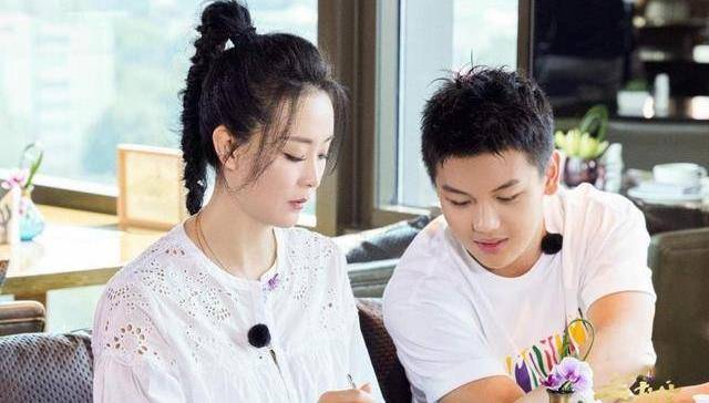 视觉|真正懂时尚的女人，夏天很少穿裤子，优雅长裙显白又时髦
