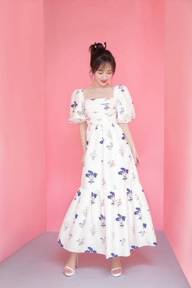 杨紫太|瘦下来的杨紫太好看，穿方领裙打扮似邻家女，提高腰线真显比例