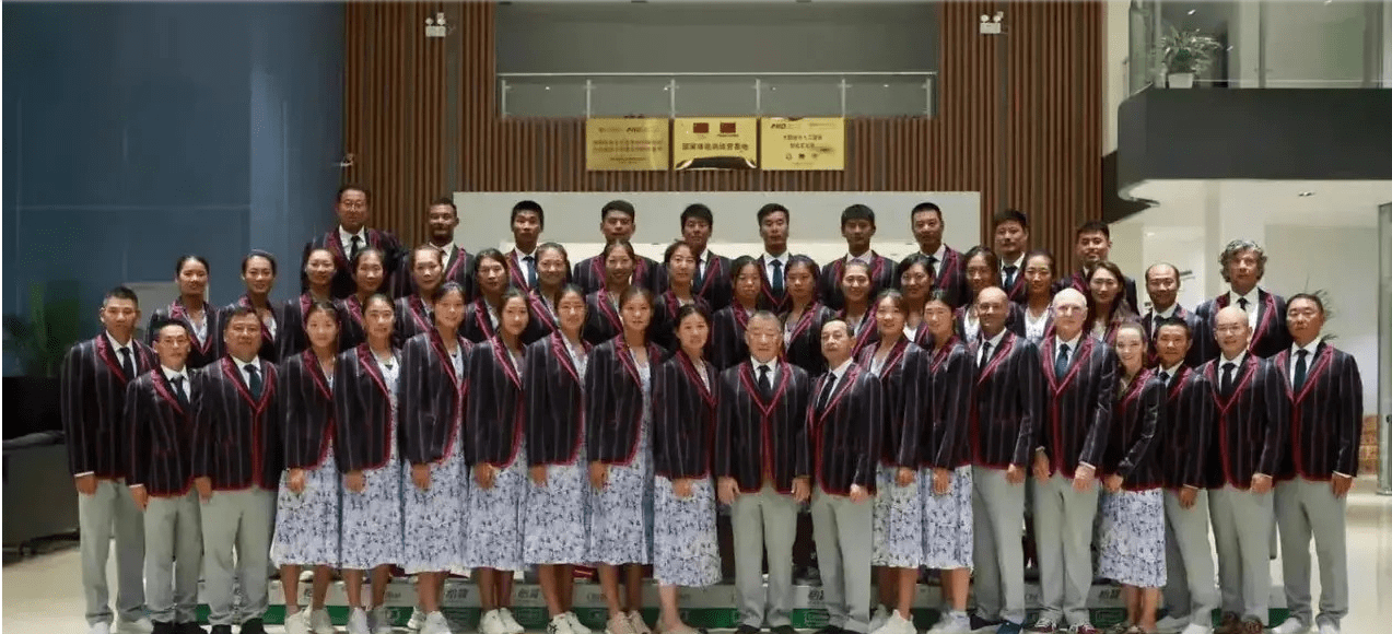 何家劲|何家劲谈奥运代表团服装，谁设计的，网友，他说出了大家的心声