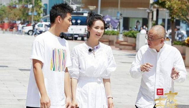视觉|真正懂时尚的女人，夏天很少穿裤子，优雅长裙显白又时髦