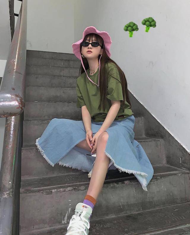 裙子|酷帅女孩都爱的穿搭，跟着时尚博主大Mia这样穿，潮流大气