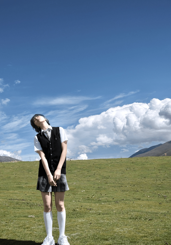 jk|成果身材也太好了吧！穿jk裙就秀出“A字腿”，这才是头号腿精