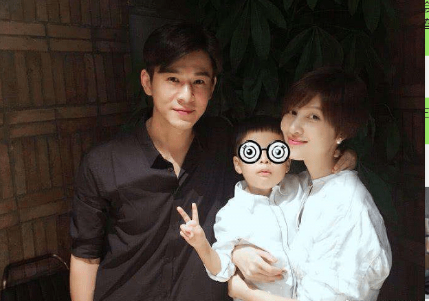 发型|43岁乔振宇18岁旧照同现在差别不大，男神太自律