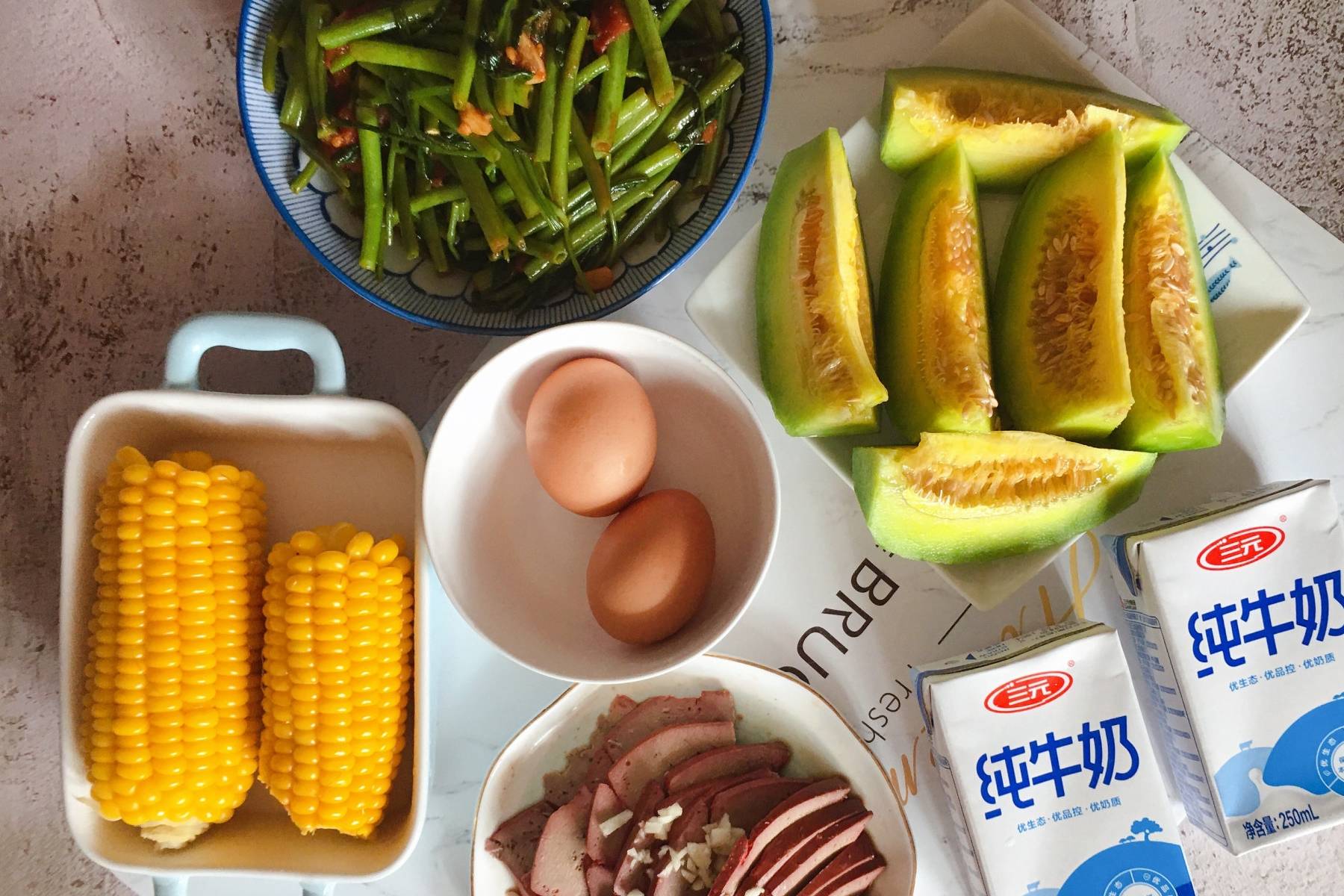 夫妻俩|入秋后夫妻俩早餐这样吃，色香味俱全，吃得饱还不胖