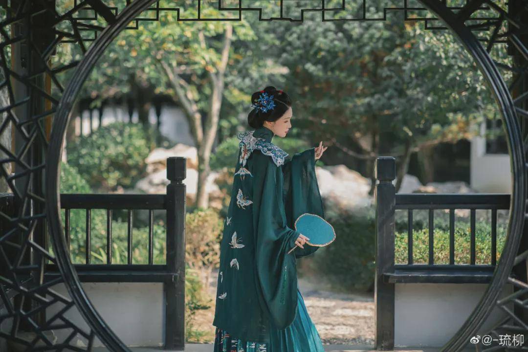 仙女|汉服小仙女：一别如斯，落尽梨花月又西