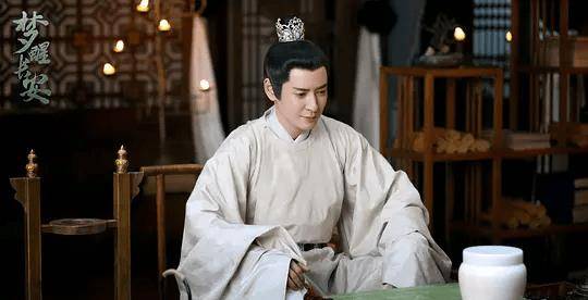 因为|芒果台坐不住了！一举打出“王炸组合剧”，肖战杨紫能否拯救收视