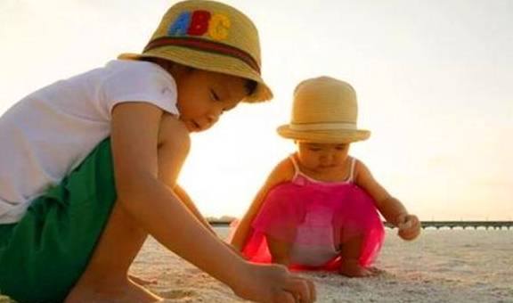 家长|45岁该不该生不生二胎？上大学的女儿说出了心里话