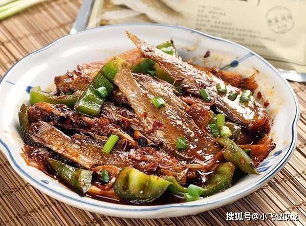 垃圾|别再吃垃圾零食了,聪明人只吃4种“健康零食”,还提高免疫力!