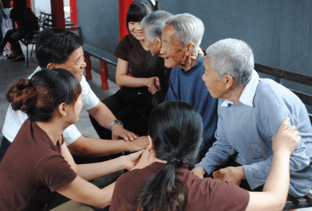 地方|三胎放开年轻人仍不愿意生？专家提出新建议，你会选择继续生吗？