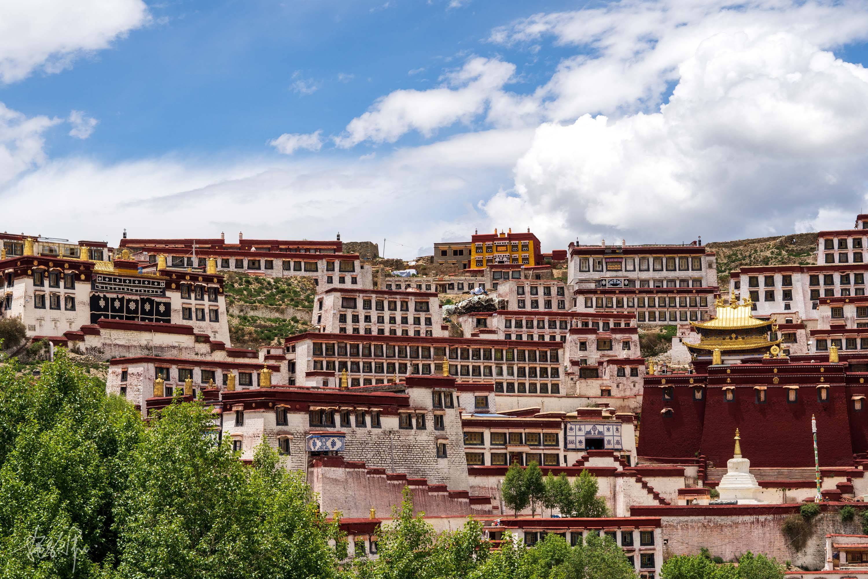 方向|拉萨甘丹寺，旺波日山上的一场朝圣之旅