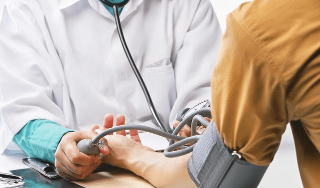 变化|高血压患者,还能不能坐飞机?注意3点,控制好血压