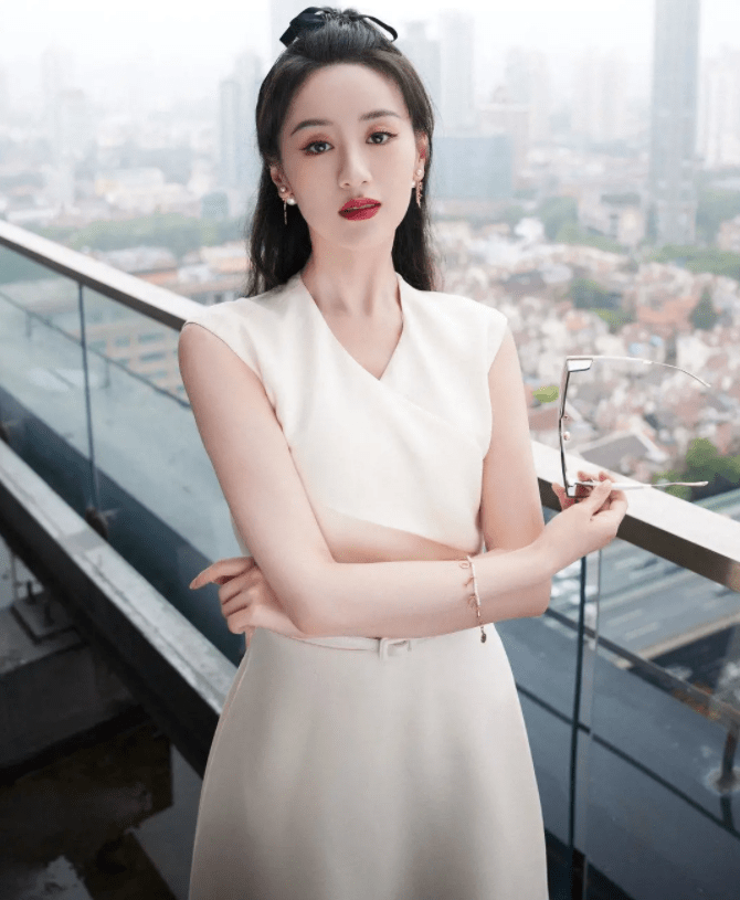 老九|甜美可人的袁冰妍，气质高级，可盐可甜
