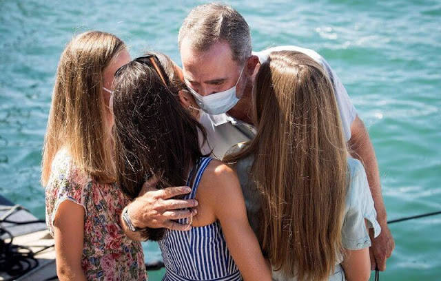 设计|西班牙王后的回眸镜头超惊艳！穿吊带裙秀强悍肌肉，大小公主变美