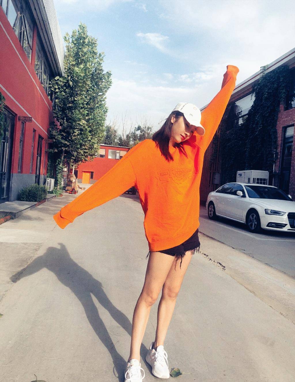 宣璐|28岁宣璐穿小黑裤显腿长！“师姐”不仅模样俊俏，关键太会穿