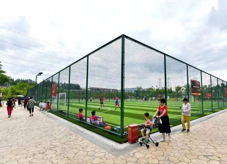 上海森兰绿洲公园运动健身场地水性塑胶跑道均为苏州大乘承建