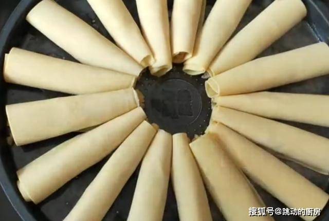 葱花|剩米饭新吃法,拌一拌,卷一卷,简单一做,就变成孩子喜欢的早餐