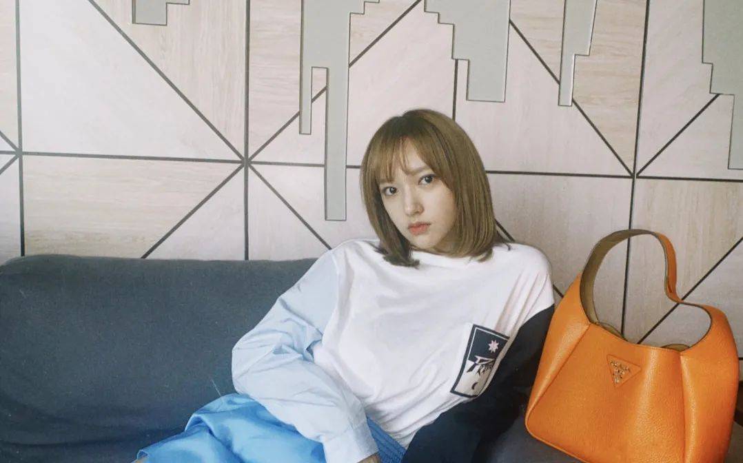 下装|程潇换新发型,齐刘海波波头像“芭比娃娃”,减肥成功后更加上镜