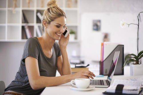 成长|二胎妈妈没钱只能烈日下送外卖，而郑伊健那么有钱却不想生一个娃