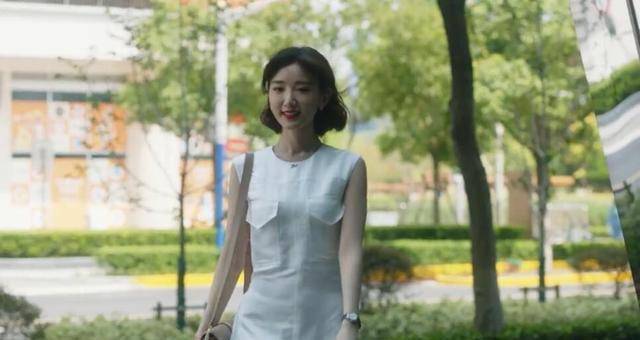 仙女|三十而已：钟晓芹穿白裙去离婚美如初恋，是她作为女人最后的傲娇