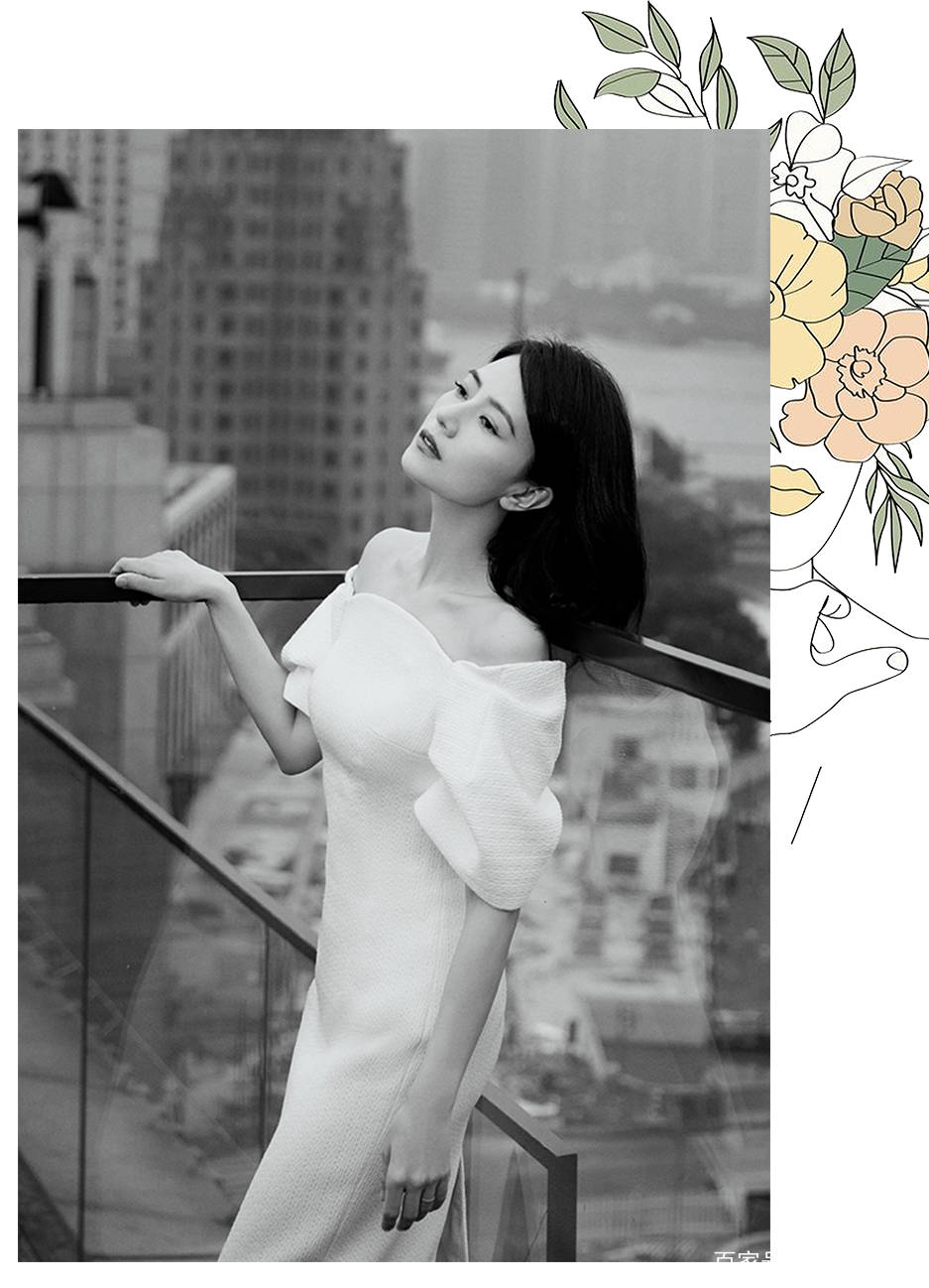 带着|穿铅笔裙的高圆圆一点儿没变，戚薇的娃娃裙是lucky的吧？