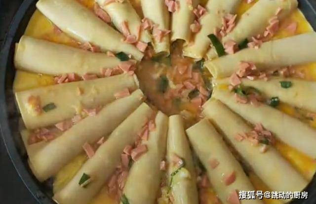 葱花|剩米饭新吃法,拌一拌,卷一卷,简单一做,就变成孩子喜欢的早餐