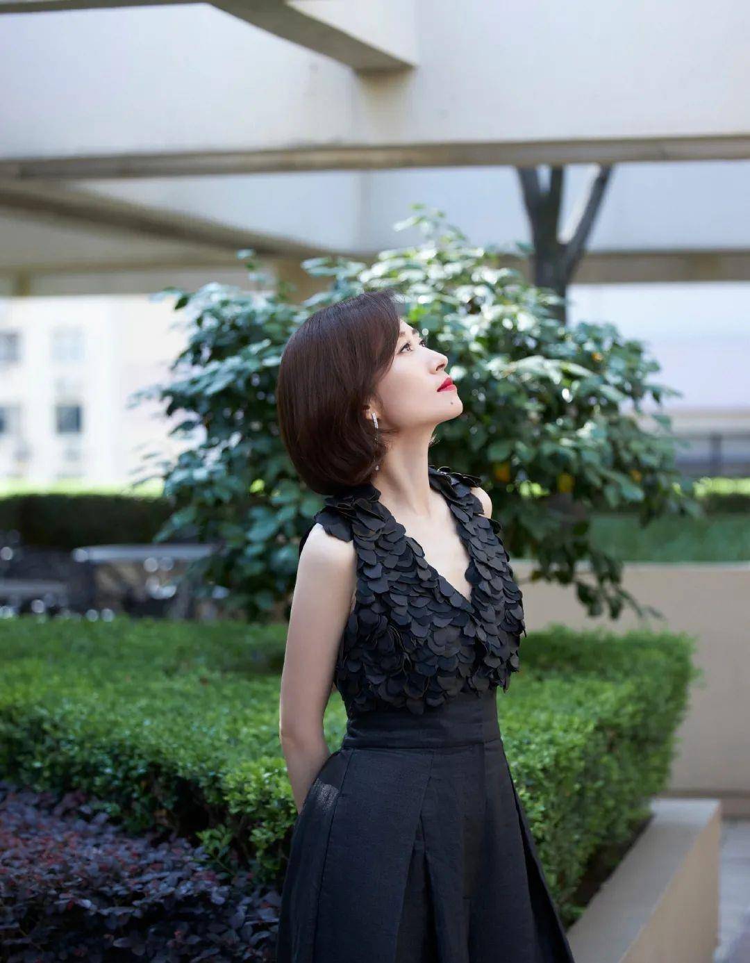 景甜|陶虹景甜的深V造型,真的又美又大胆