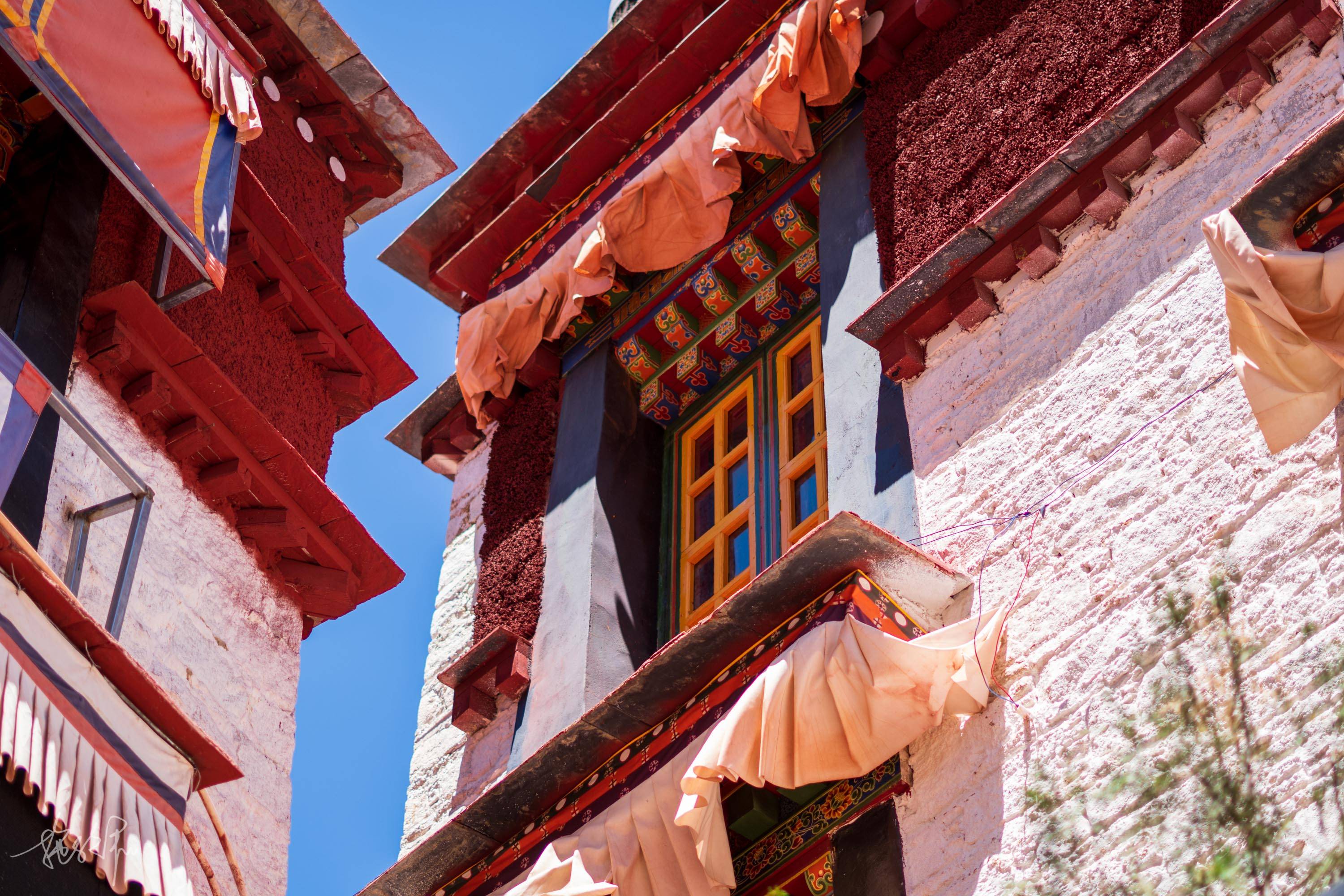 拉萨|色拉乌孜山，夺底沟里意外的寺庙之行