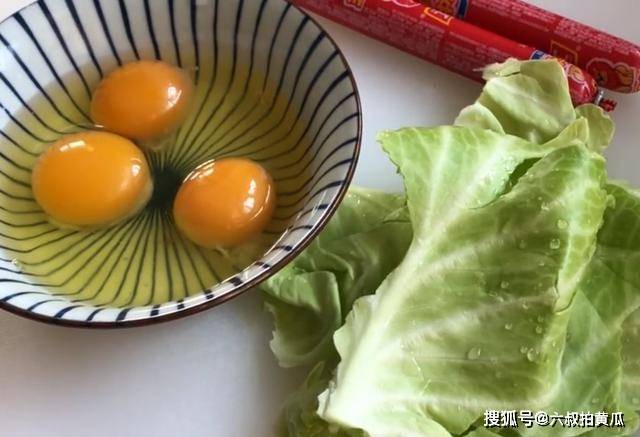 苏打饼干|早餐鸡蛋饼最快速的做法，不放一滴油，蓬松柔软，10分钟搞定早餐