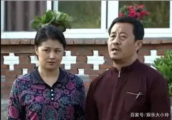 身份|“乡村爱情”长贵悼念谢大脚：长贵和黄世友都找不到挚爱的人了