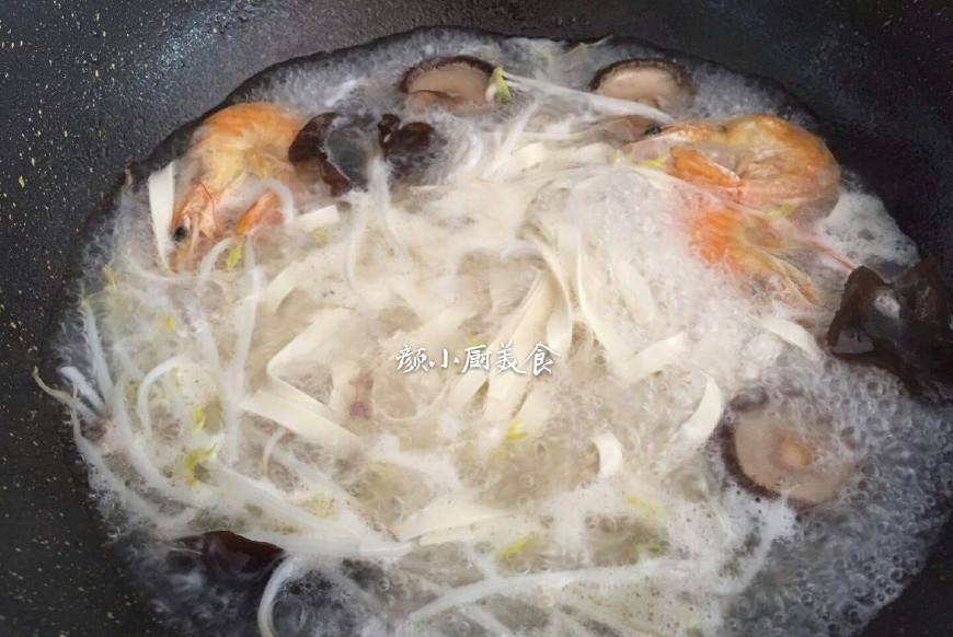 下锅|儿子就馋这早餐，营养又好吃，做法还简单，吃一次馋一次