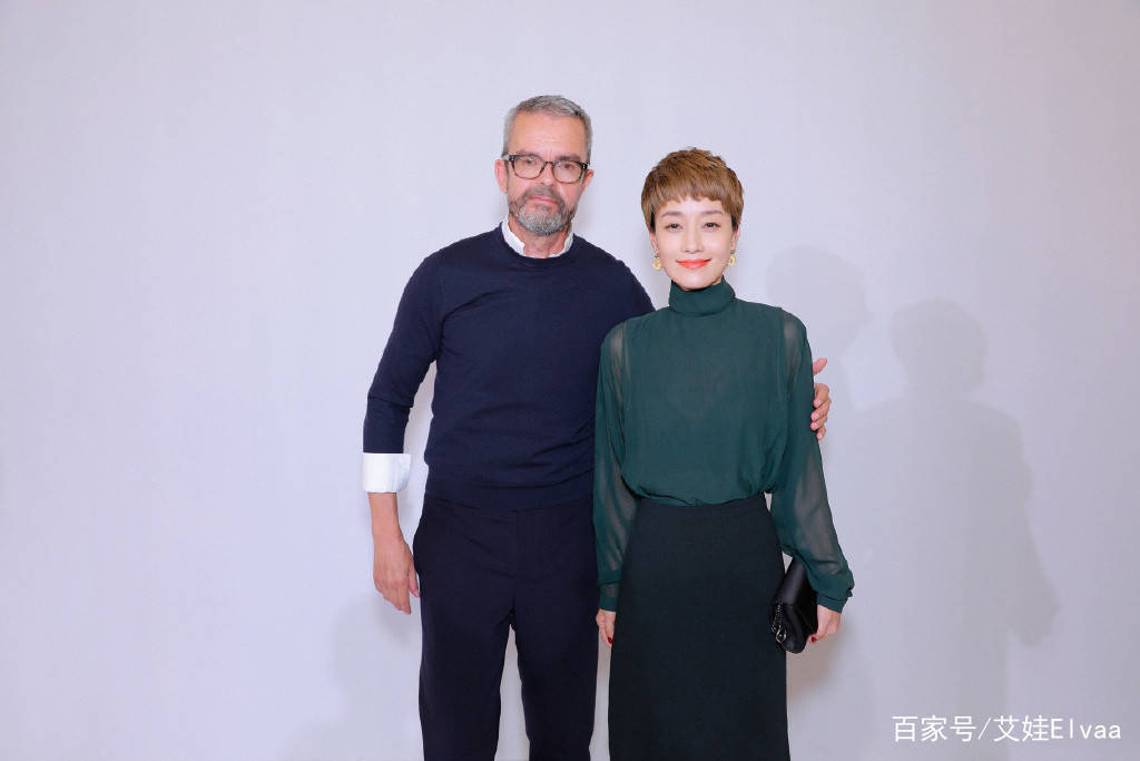 身材|马伊琍这次失手了，穿牛仔半身裙暴露胯宽肚腩，终于知道生娃心酸