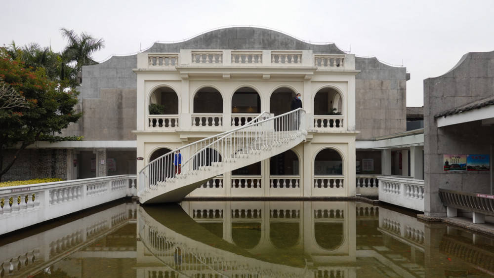 2001年,在梁启超故居旁边建起了这座梁启超故居纪念馆,建筑面积1600多