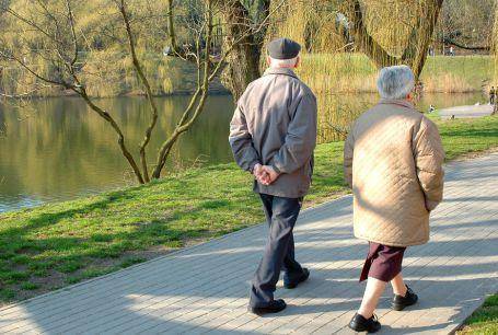 眼睛|肝病不是“悄无声息”，不论男女，出现4种表现，趁早查一下肝