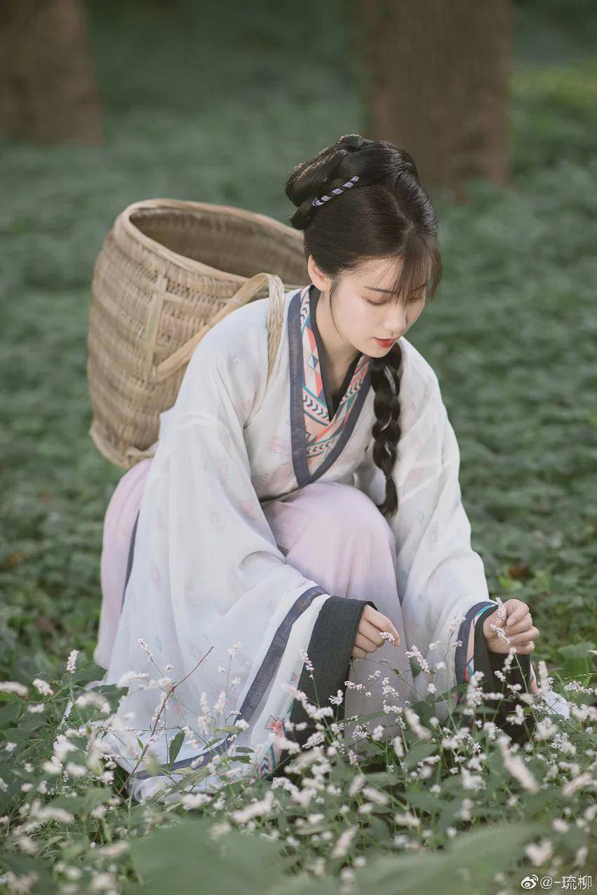 摄影|汉服小仙女：待到山花烂漫处