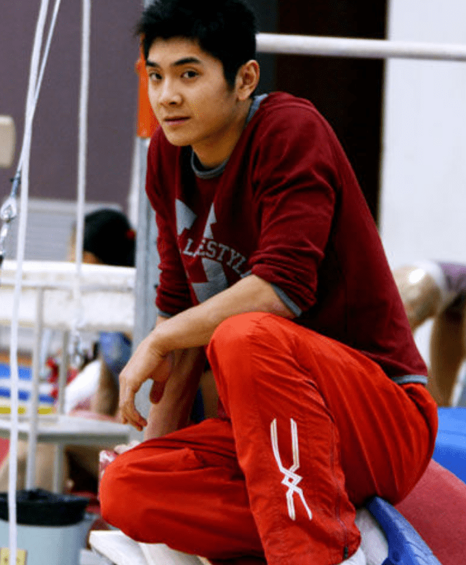 邢傲伟5岁学体操18岁夺冠23岁退役卖面膜他经历了啥