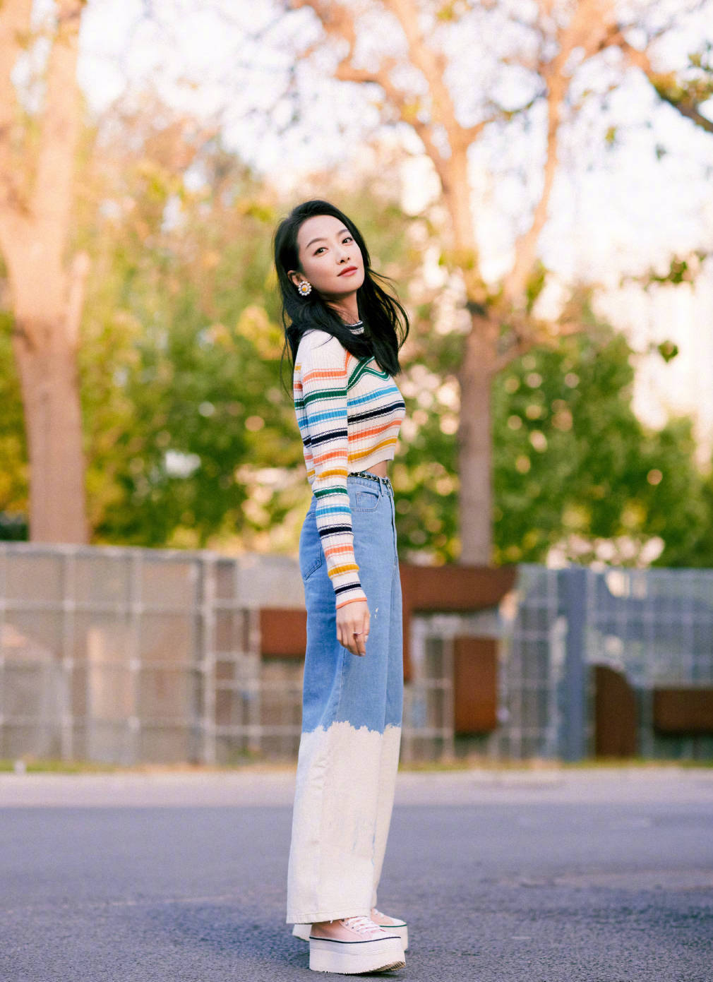 娜比|清纯甜姐蒋梦婕穿紧身透视裙撞衫Jennie，这样的她更有韵味了!