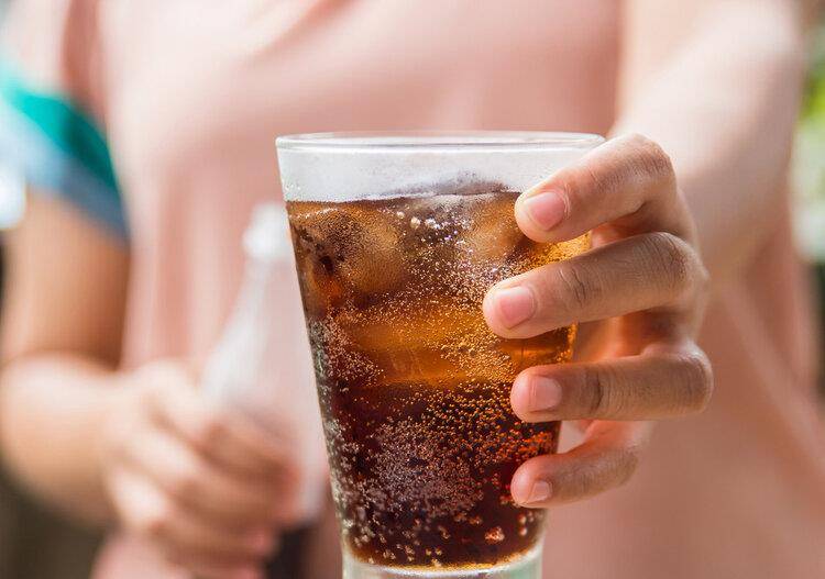 肾脏|肾功能受损有哪些征兆?提醒:除了泡沫尿,这6种症状也别大意