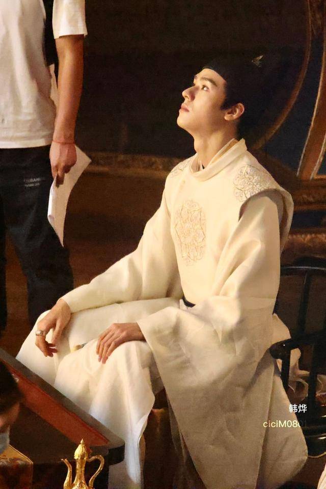 演技|龚俊新剧造型路透，凤雅不俗，气质一点也不输温客行