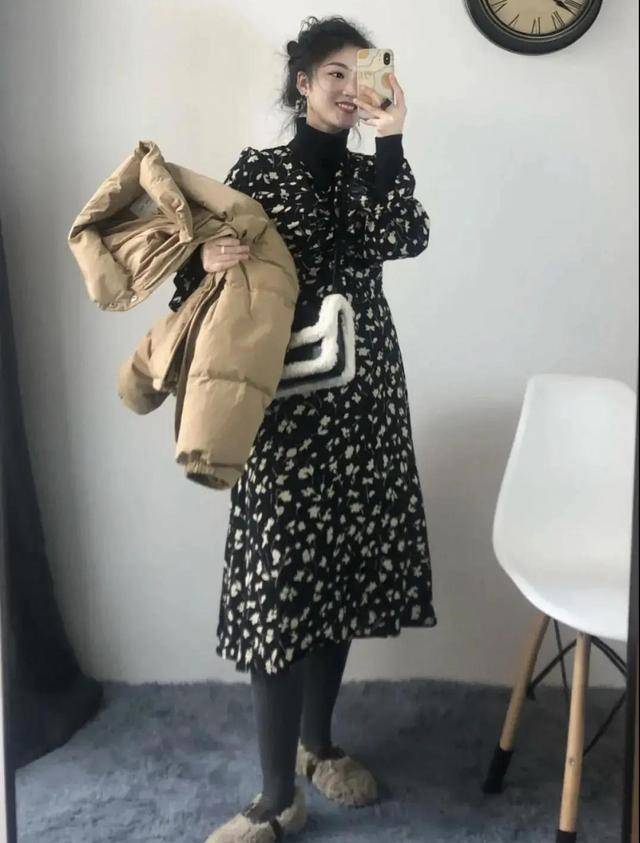 整体|羽绒服+连衣裙不要太少女！穿搭小白也能穿出时尚感！