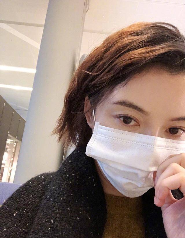 色调|车晓晒回家过年照,头发黏腻好像没洗头:慵懒美感就是这么来的!