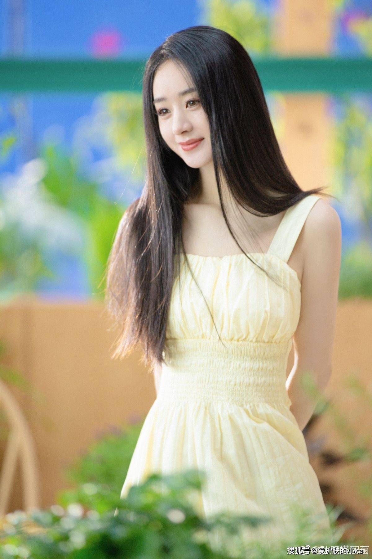 个性|赵丽颖一看就是孩子妈，虽然穿得很少女，但是当妈的气质藏不住