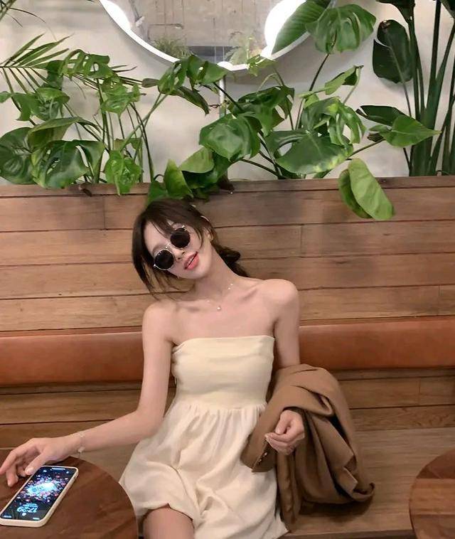 连体|出街腔调飙升，不失御姐气场！没有繁华修饰，简单又能抓住精髓
