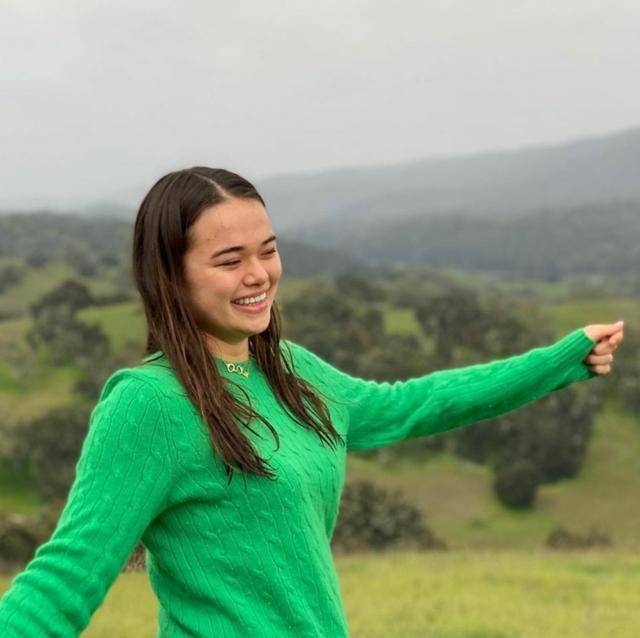东方|邓文迪晒泳装照为女儿庆生!格俏皮长得像老爸,二女儿是东方美人