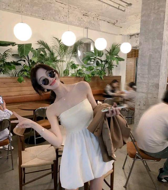 连体|出街腔调飙升，不失御姐气场！没有繁华修饰，简单又能抓住精髓
