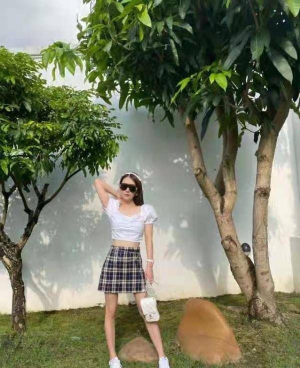 郭富城|郭富城夫妇合体!他穿千元平价卫衣真低调,方媛浑身大牌像贵妇