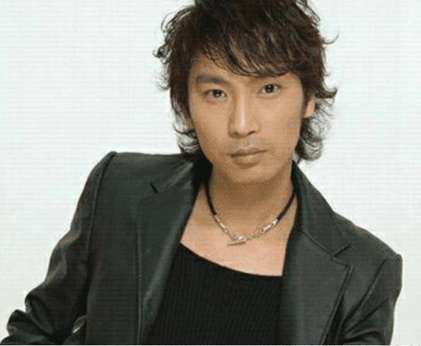 靠一首歌走红,却被伴舞连砍三刀,毁容后遭人厌弃,如今身价上亿_陈少华