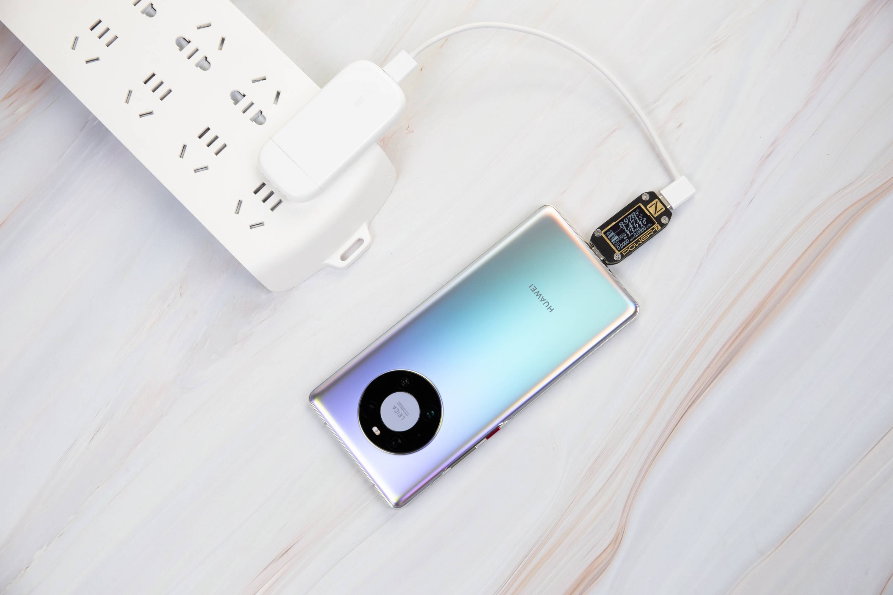 便宜又好用的手机快充充电器 33eee4e63e154e209b425e59d829c083.jpeg