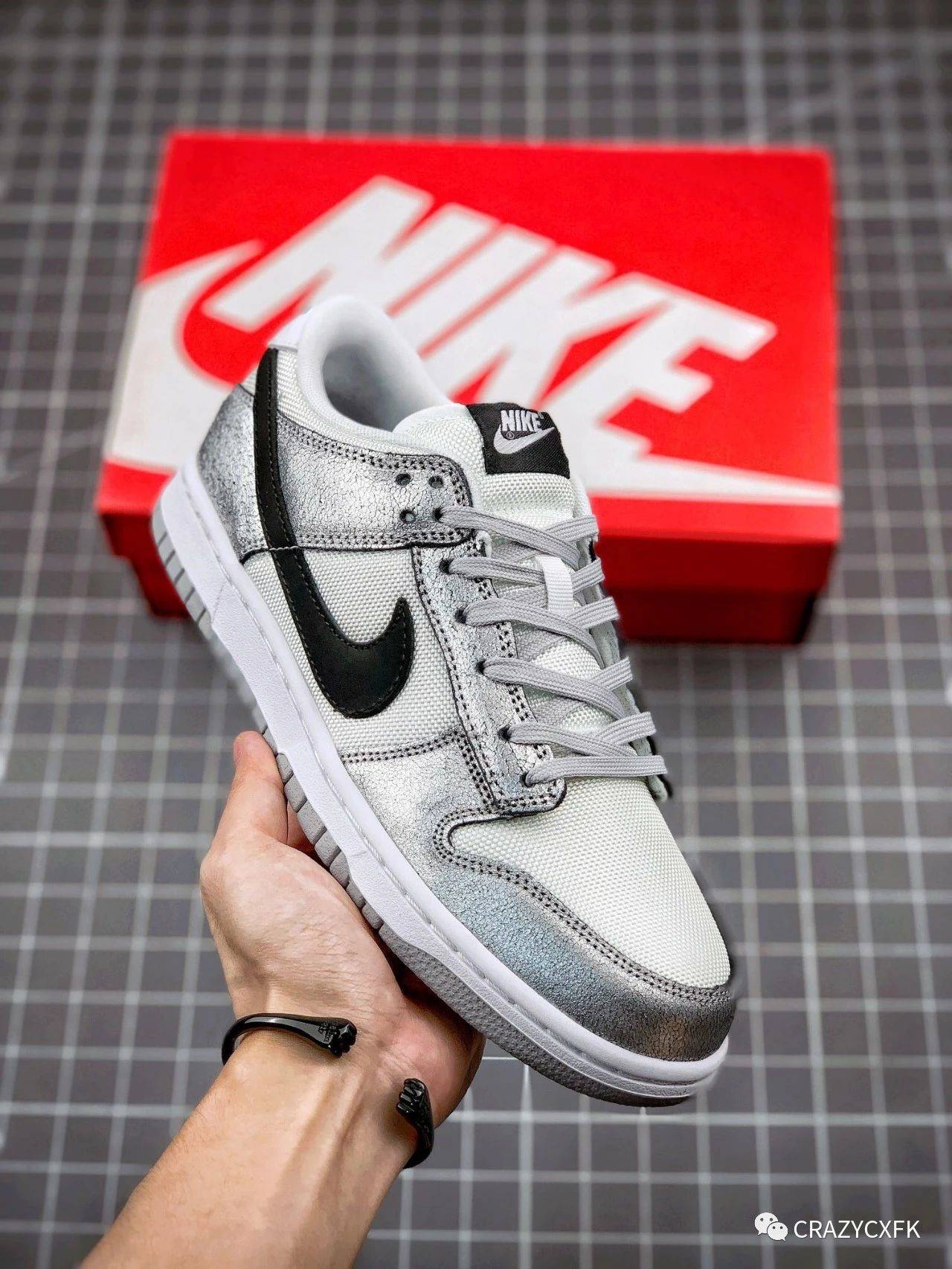 耐克nikedunklowretro银黑白运动鞋